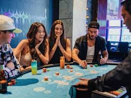 Fitur free spins Caishen Wins dengan multiplier berwarna emas